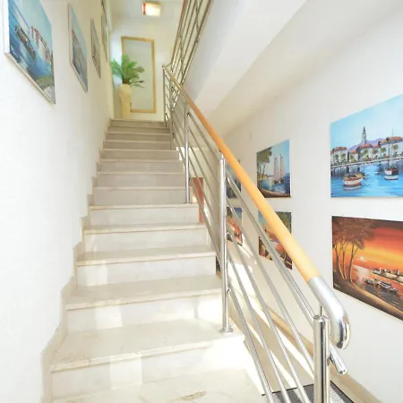 Friedrich-7 By Interhome Tribalj