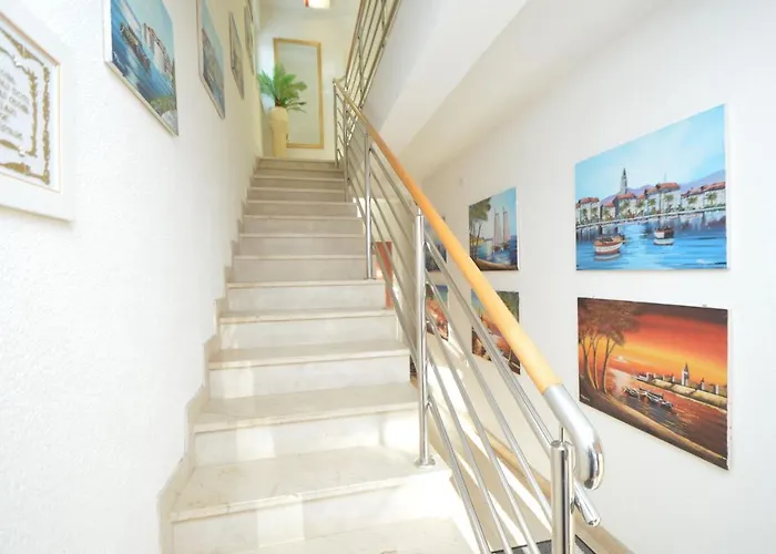 Friedrich-7 By Interhome Tribalj