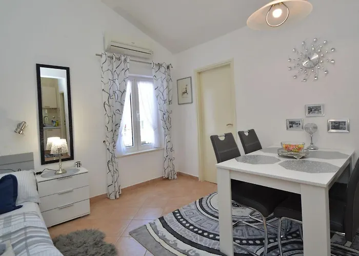 Friedrich-7 By Interhome